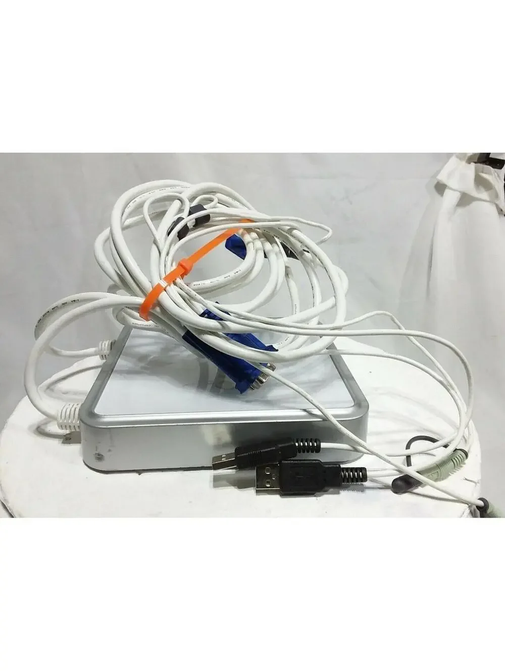 IOGEAR GCS634U 4-Port VGA USB KVM Switch Audio Mic Cables Included Tested Works